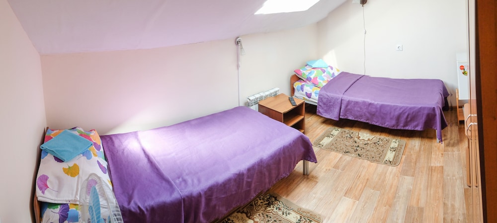Economy Twin Room, 2 Twin Beds photo 2