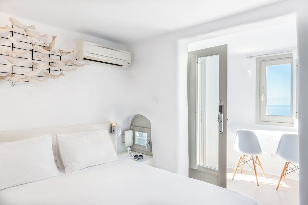 Standard Room (Caldera View) - Photo 6
