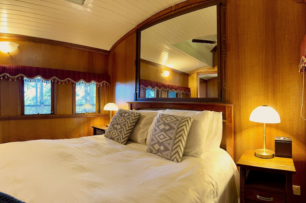 Deluxe Cabin, 1 Queen Bed, Balcony, Mountain View photo 2