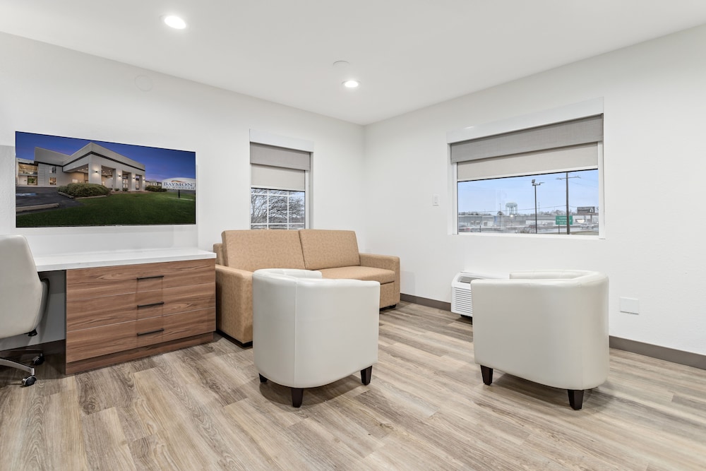 Suite, Multiple Beds, Non Smoking - Photo 11