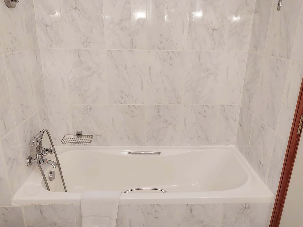 Deluxe Room with 20% discount on F&B photo 2