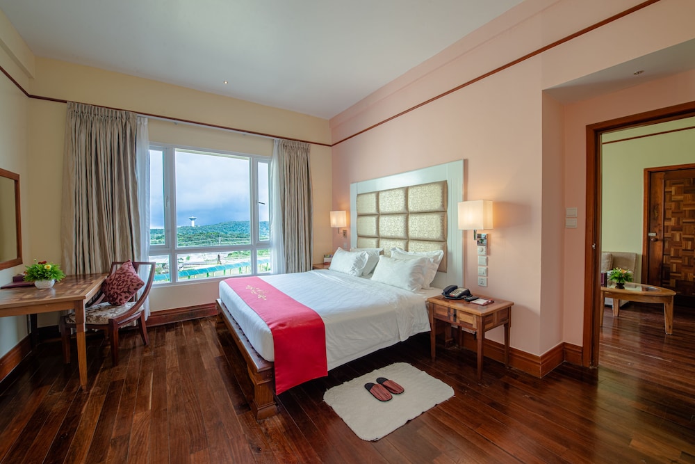 Junior Suite, 1 King Bed, Garden View (Rumdul)