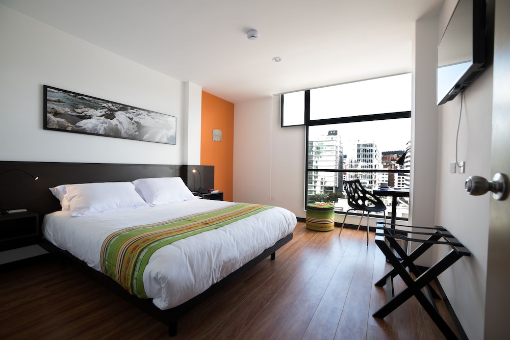 Standard Suite, 2 Bedrooms, Kitchenette, City View photo 3