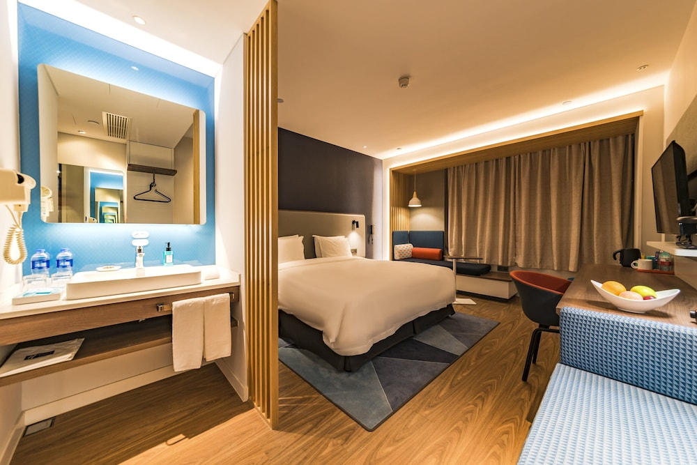 Standard Room, 1 King Bed (High Floor)