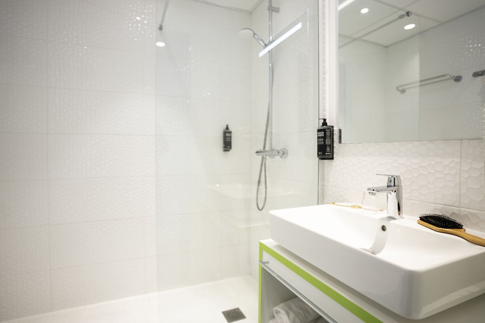 Standard Double Room - Photo 6