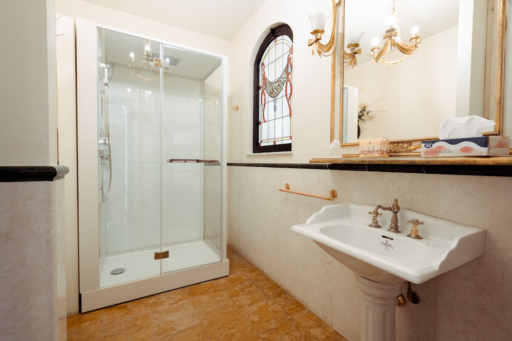 Junior Suite Tosca with balcony - Photo 9