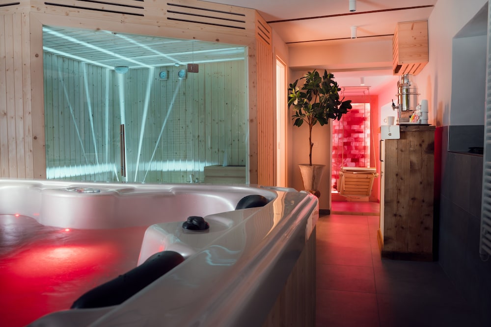 Suite (Spa Access)