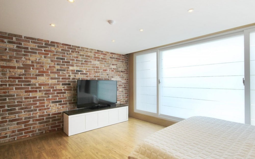 Room (Duplex Twin) - Photo 1