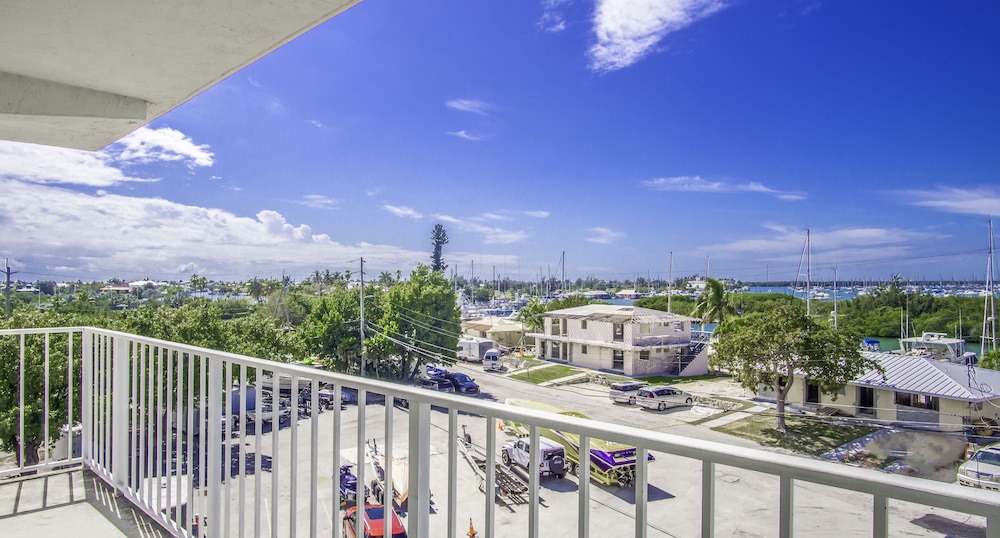 Suite, 1 Bedroom, Balcony, Bay View (King) - Photo 5