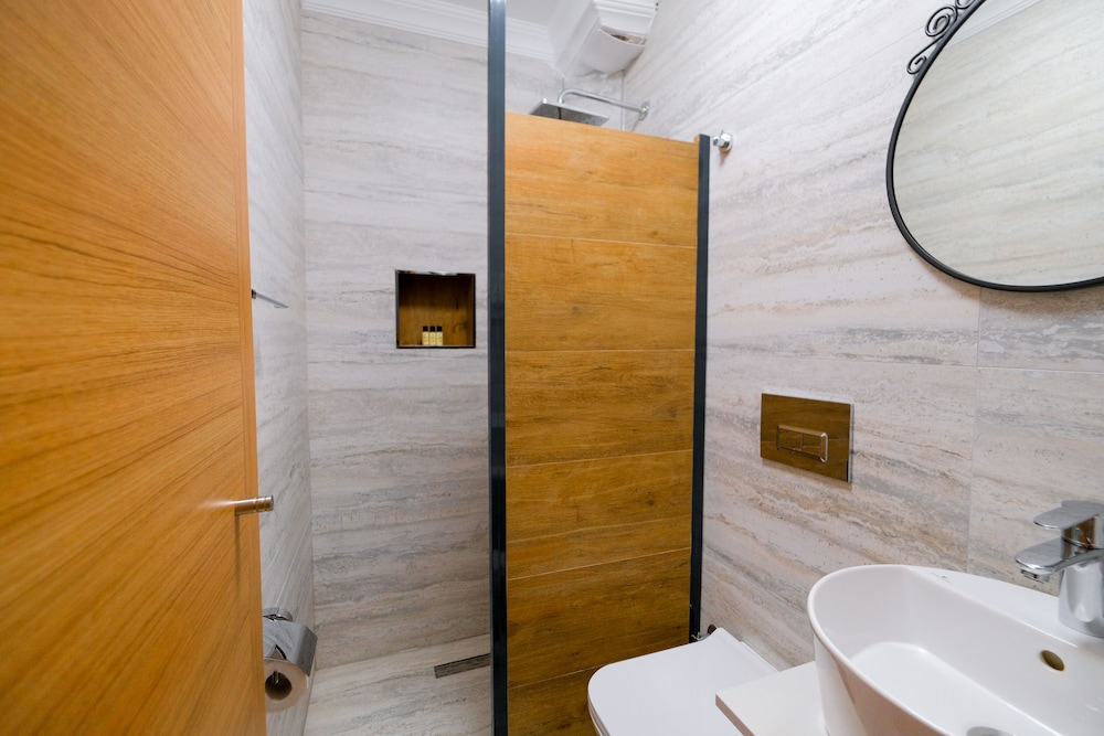 Standard Room, 1 Double Bed, Lake View (without pool) photo 3