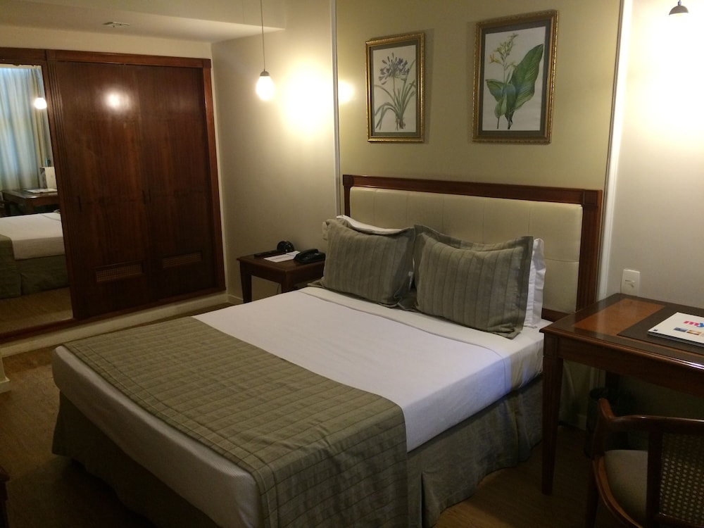 Deluxe Double Room (with Balcony) thumbnail 5