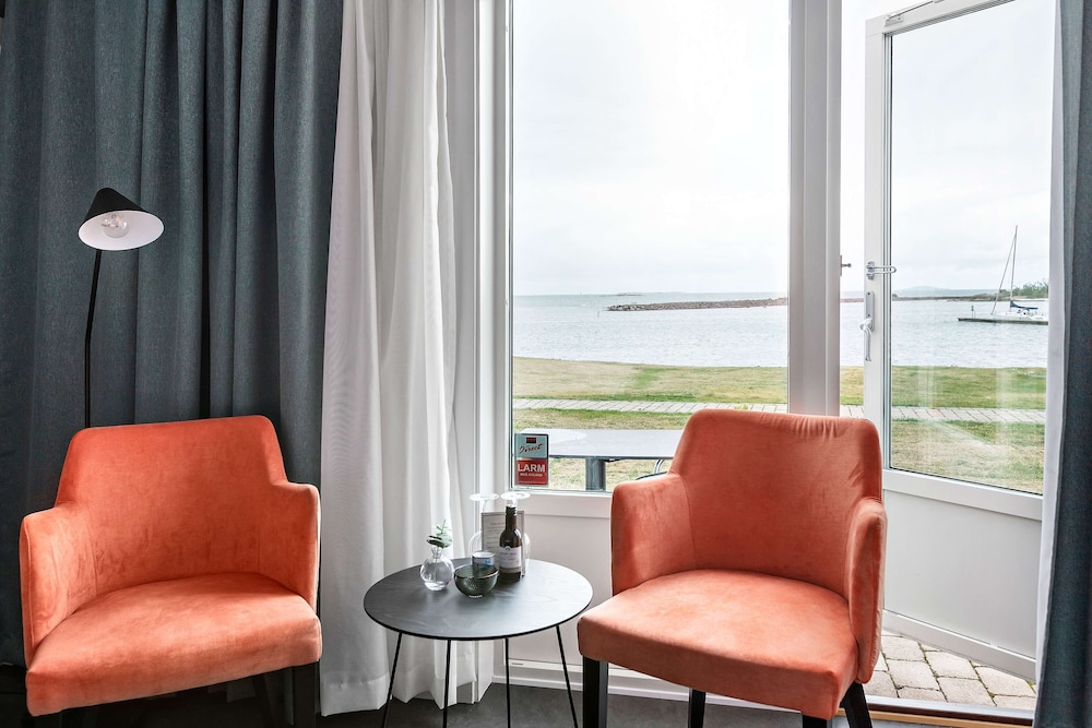 Superior Room, 1 Queen Bed, Non Smoking, Sea View - Photo 3