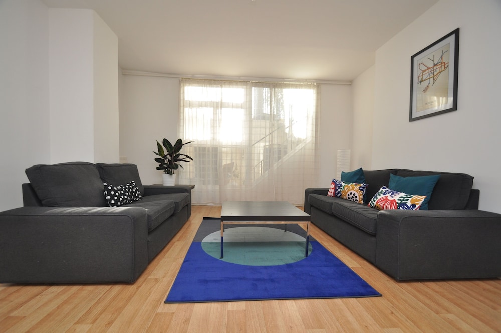 Apartment, Private Bathroom, Garden View photo 3