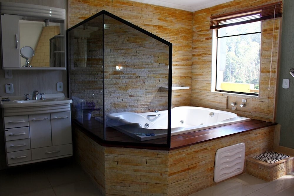 Luxury Suite, Non Smoking, Mountain View photo 2