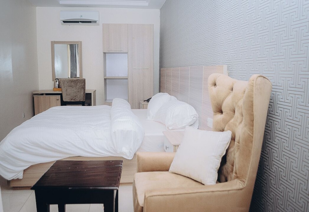 Signature Room, Non Smoking, Courtyard View photo 2