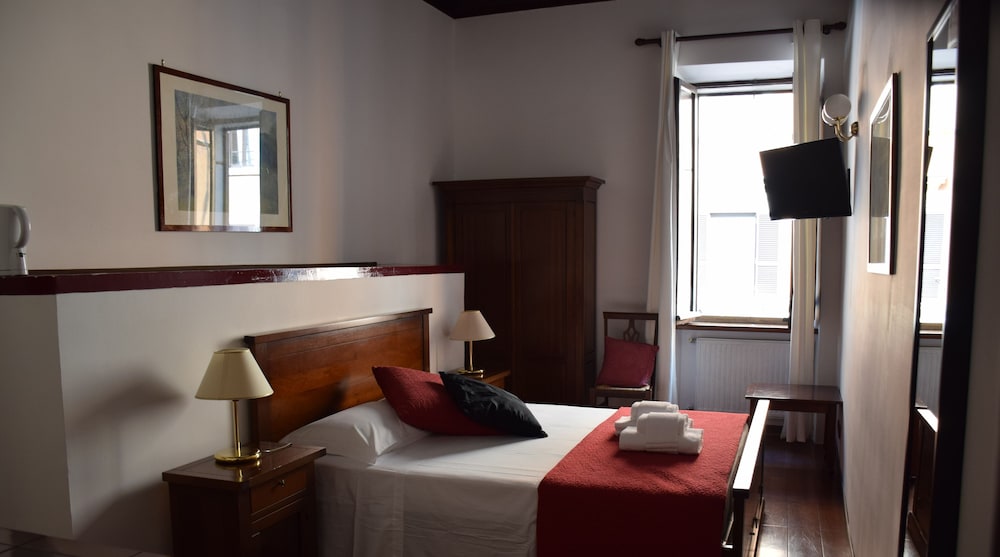 Superior Quadruple Room, City View photo 1