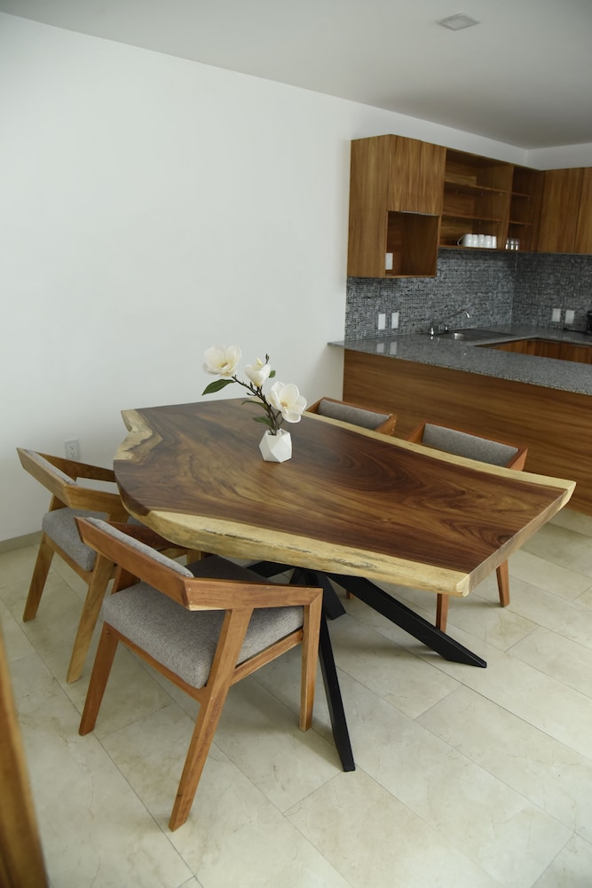 Family Suite, 2 Bedrooms, City View photo 3