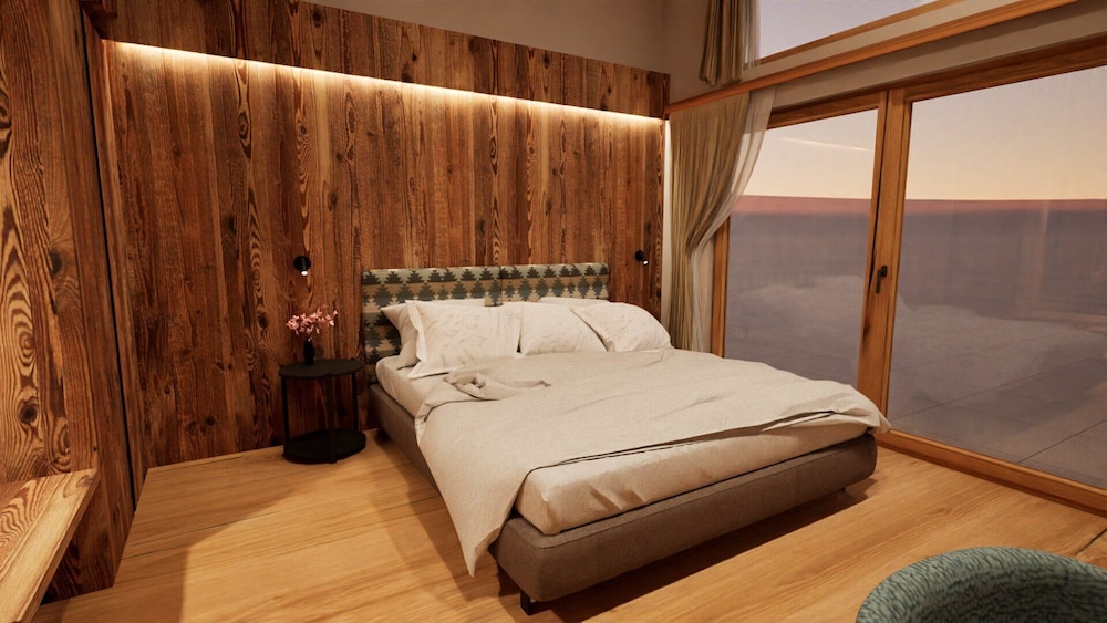 Suite with mountain view