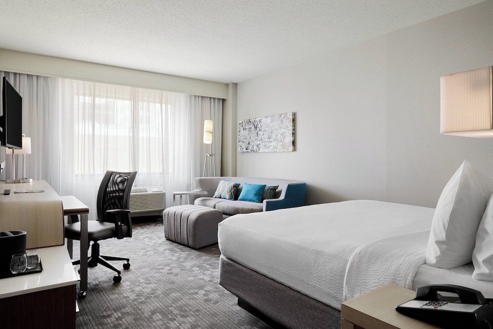 Room, 1 King Bed With Sofa Bed (Mobility/Hearing Access, Transf Shwr) - Photo 1