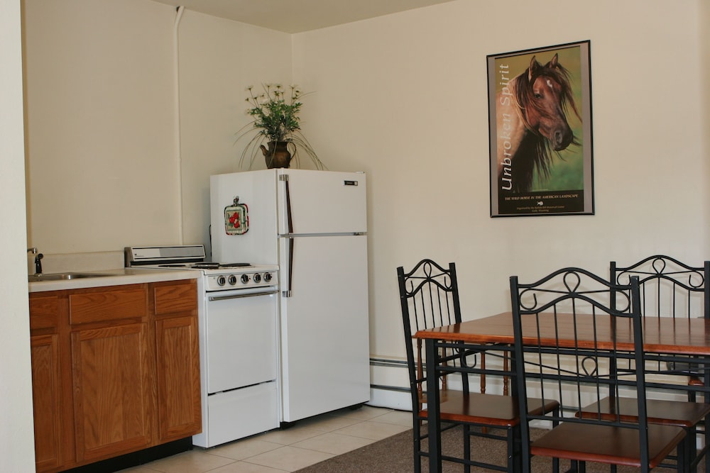 Deluxe 2 Queen Beds w/ Kitchen photo 2