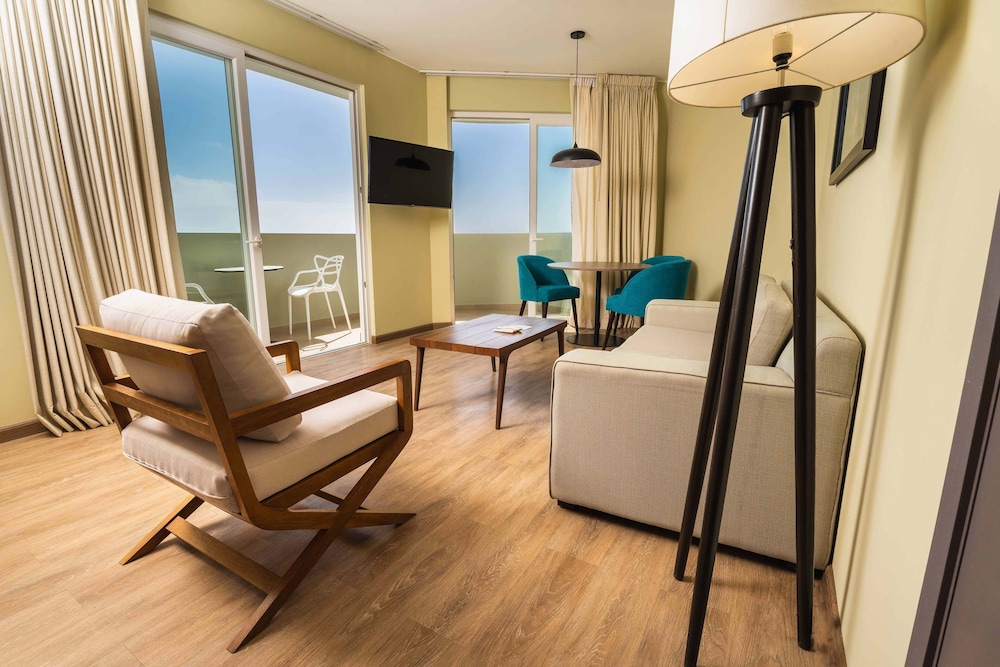 Suite, Multiple Beds, Sea View