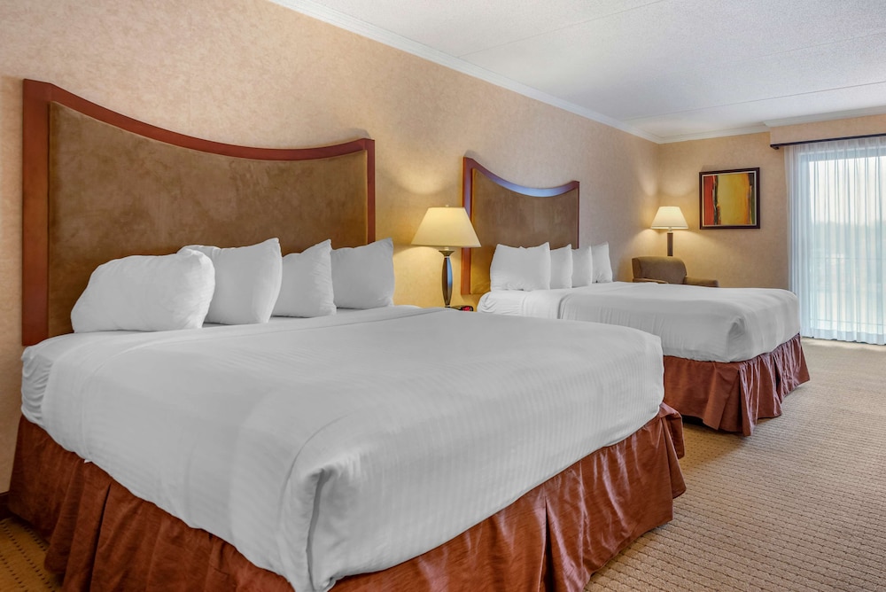 Standard Room, 2 Queen Beds, Balcony, River View photo 3