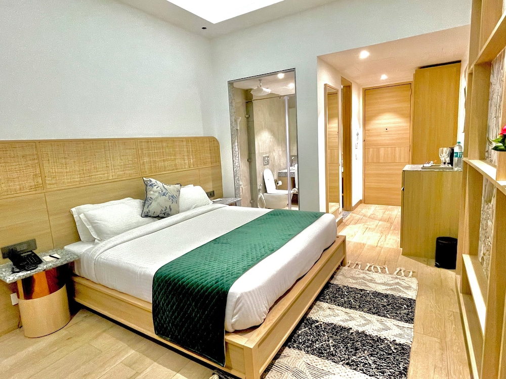 Luxury Lake View Room photo 3