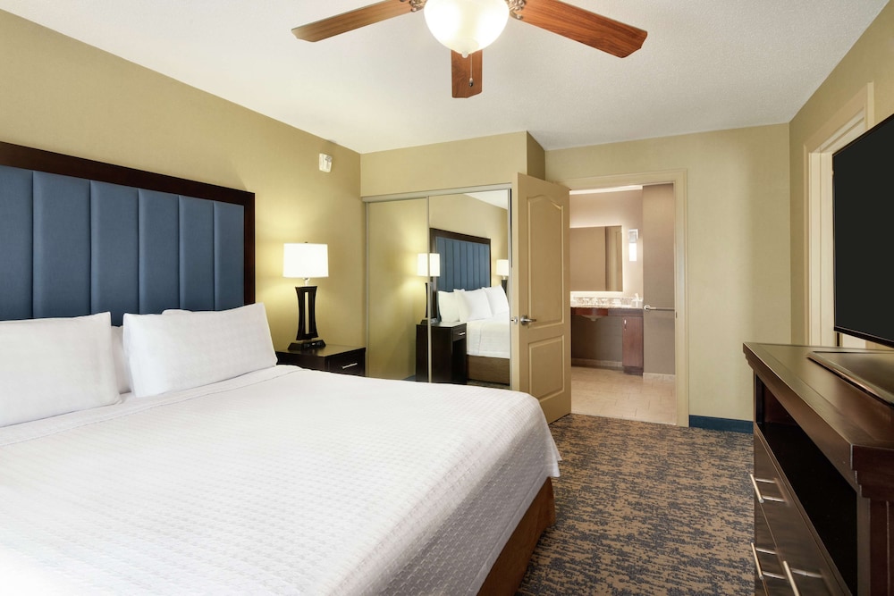 Suite, 1 King Bed, Accessible, Bathtub (Mobility & Hearing) - Photo 1