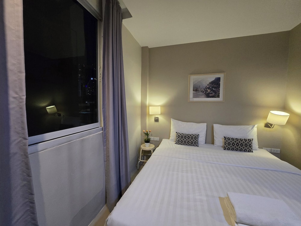 Deluxe Room with window - Building 1 photo 3