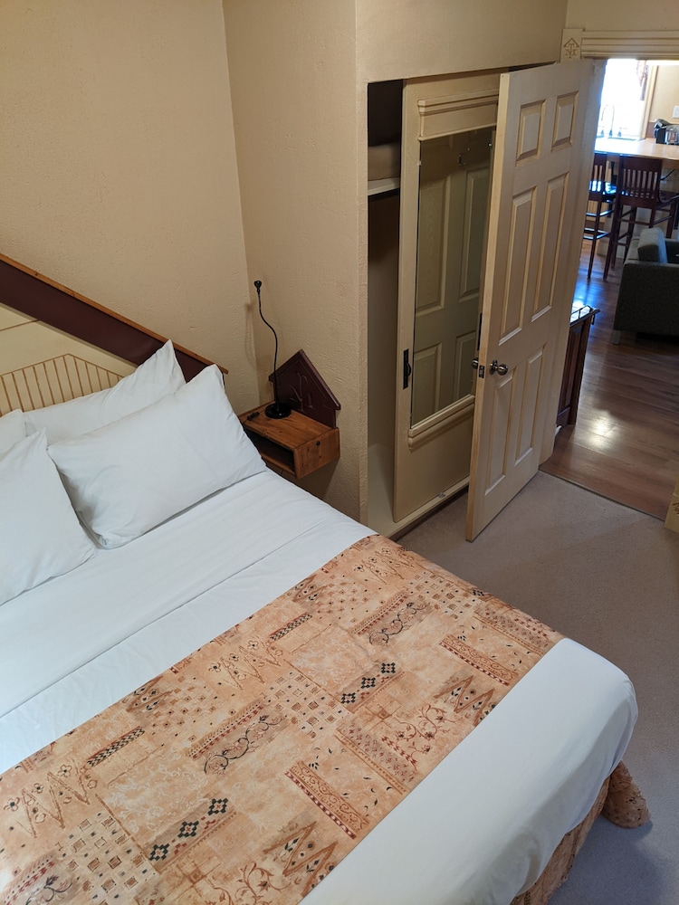 Deluxe Suite, 2 Bedrooms, River View photo 2