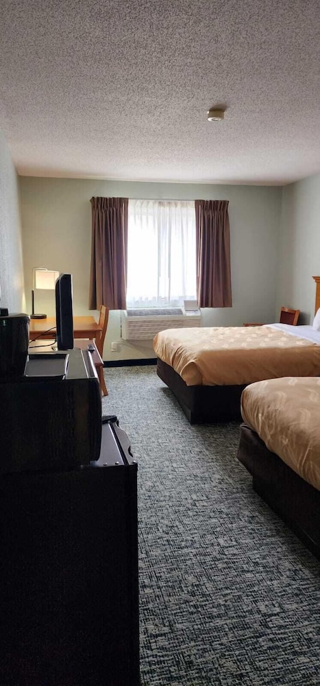 Room, 2 Queen Beds, Non Smoking (No Elevator Access) - Photo 1