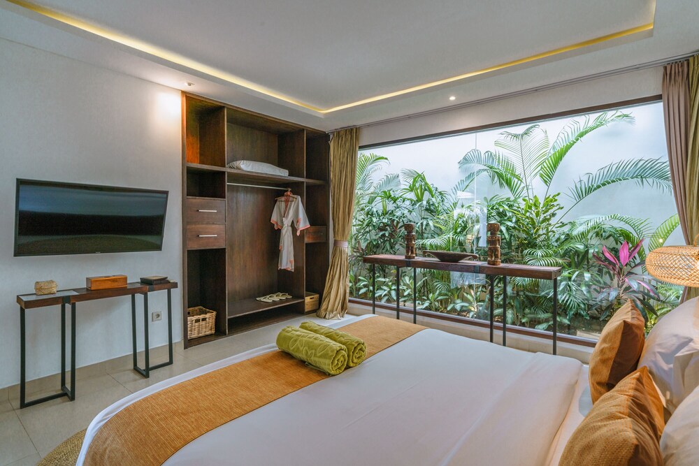 5 Bedroom Royal Pool Villa Paddy View - Photo 1