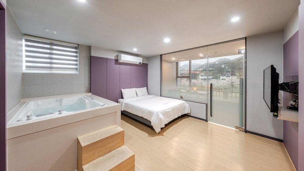 Basic Room, 1 Bedroom (Room B104 (Couple/Family Room)) - Photo 1