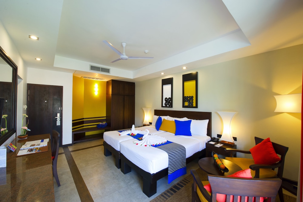 Family Room, 2 Twin Beds