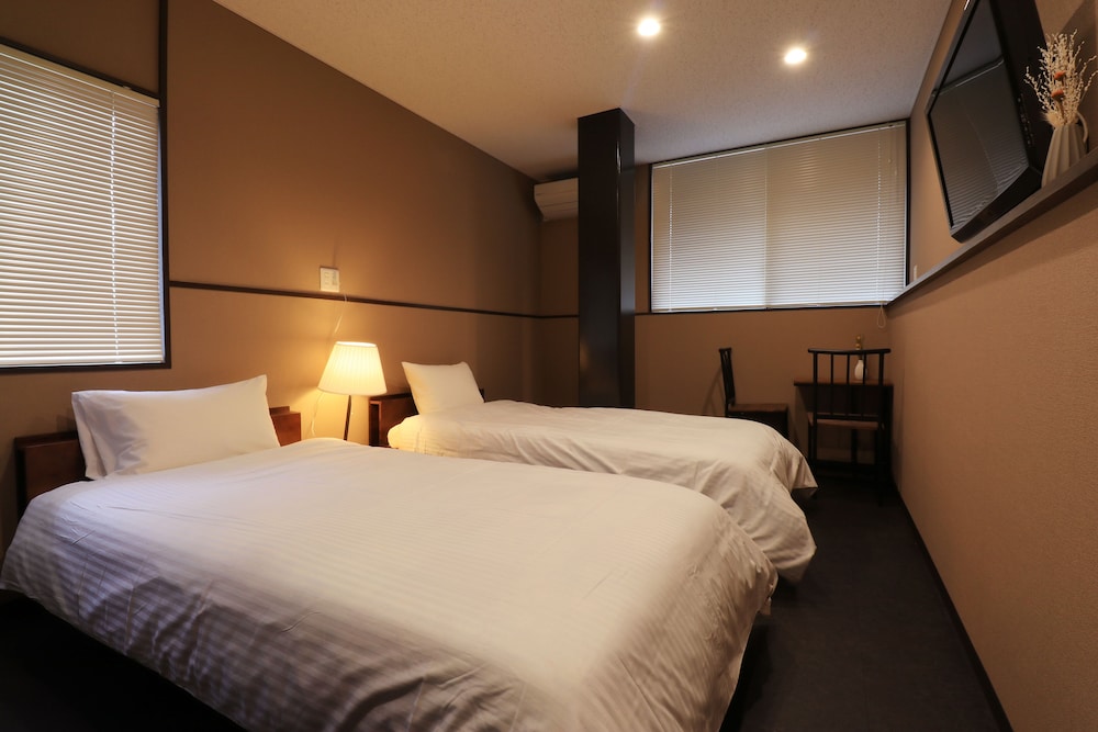 Twin Room - Photo 1