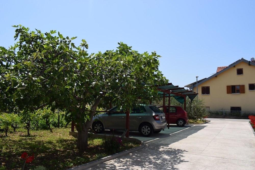 Apartment (Den - with pool - C3(2+2)) photo 1