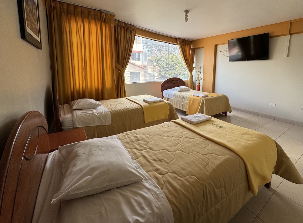 Basic Triple Room, 1 Bedroom, Ensuite photo 1