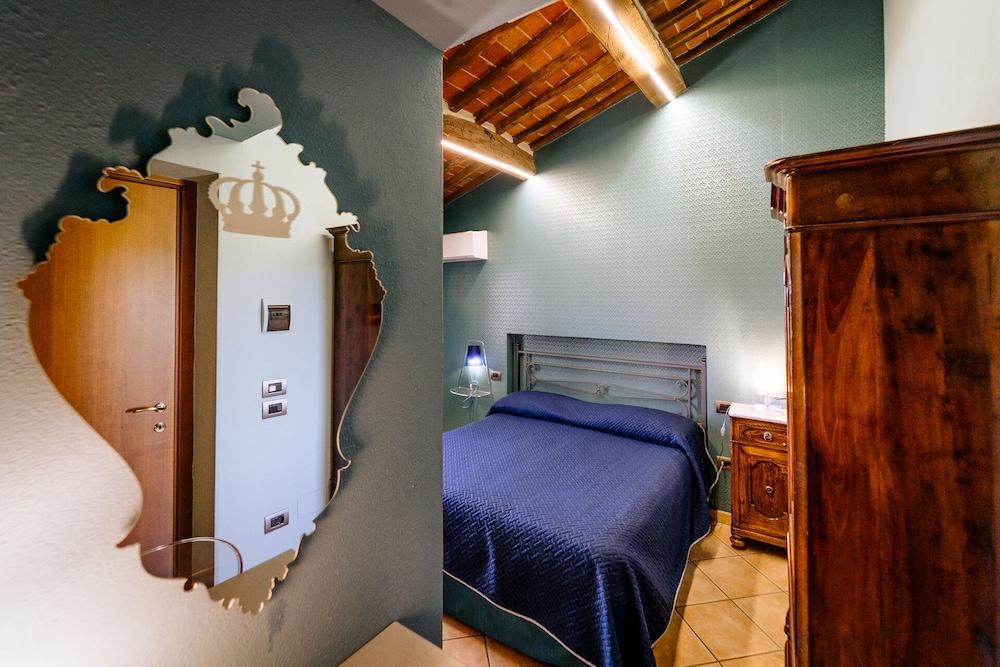 Superior Room, 1 Queen Bed, Private Bathroom, Valley View