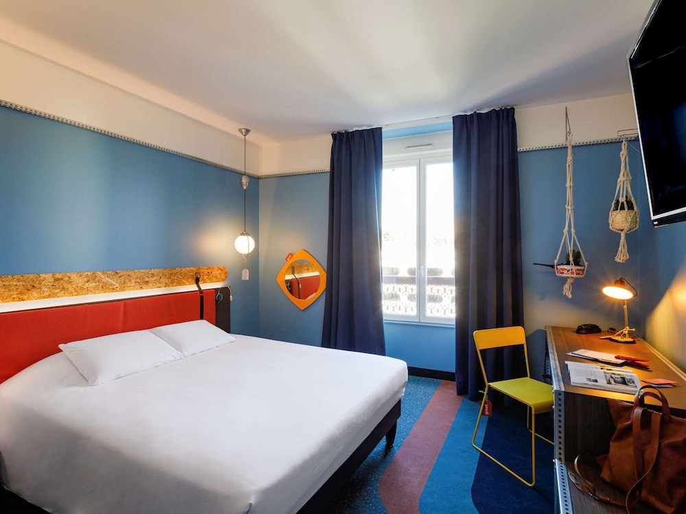 Standard Room, 1 Double Bed (Pop) thumbnail 6