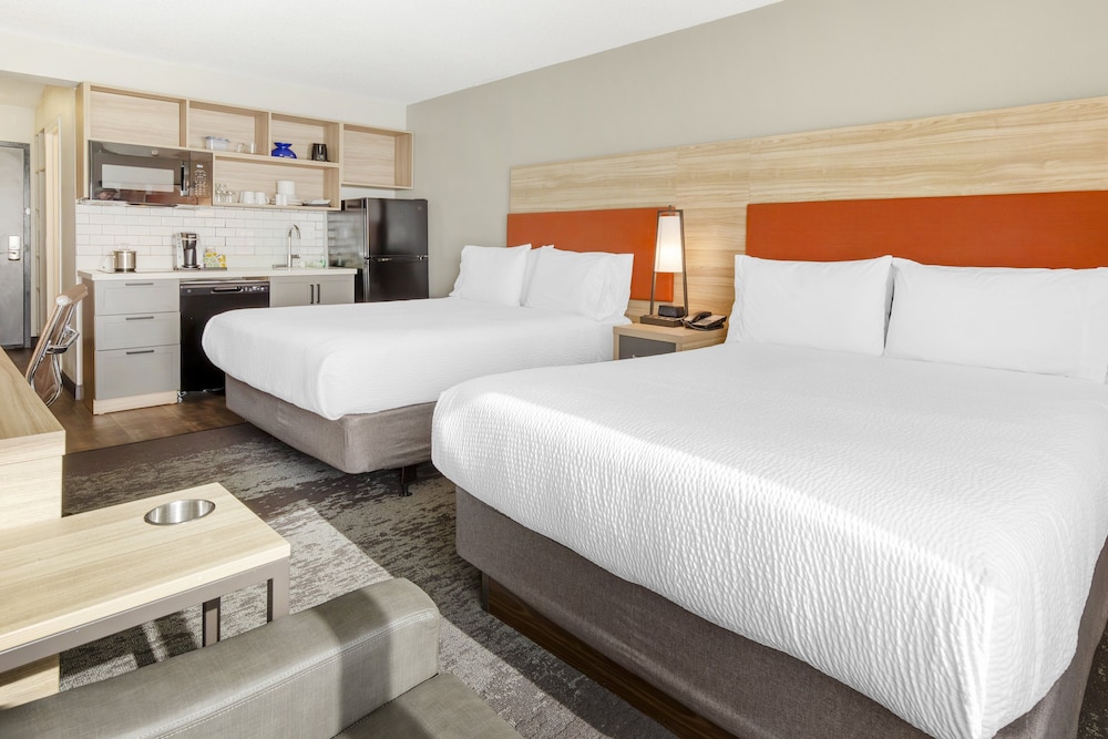 Studio Suite, 2 Queen Beds (Pet Friendly) photo 3
