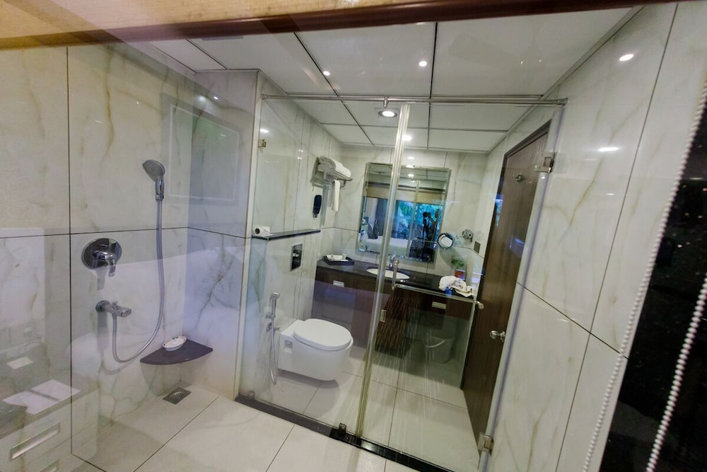 Executive Club - Photo 8