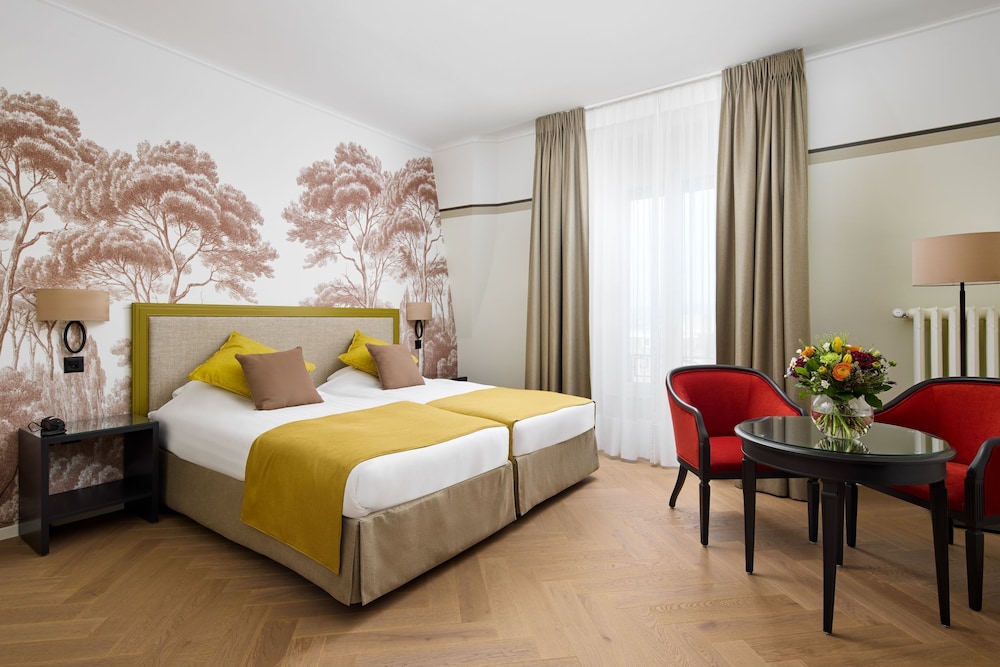 Standard Twin Room - Photo 1