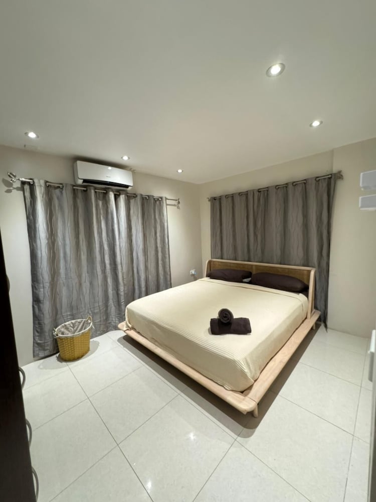 Apartment, 2 Bedrooms, Balcony, Mountain View photo 2