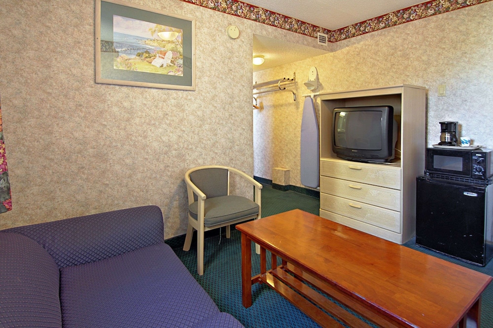 Suite, 2 Double Beds - Photo 3