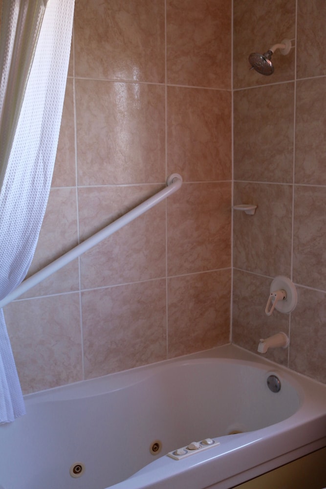 Premium Room, 1 King Bed, Jetted Tub photo 2