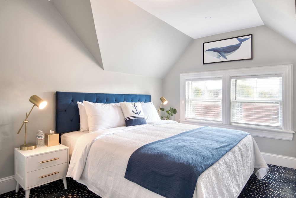 Suite #8 photo 1