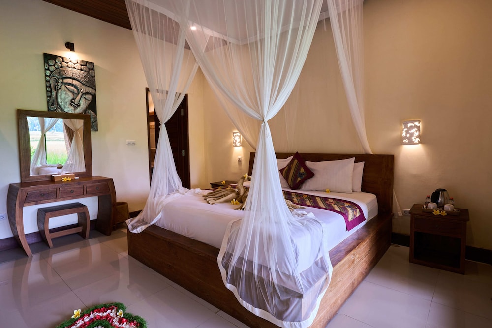 Deluxe Double Room, 1 King Bed, Balcony, Garden View