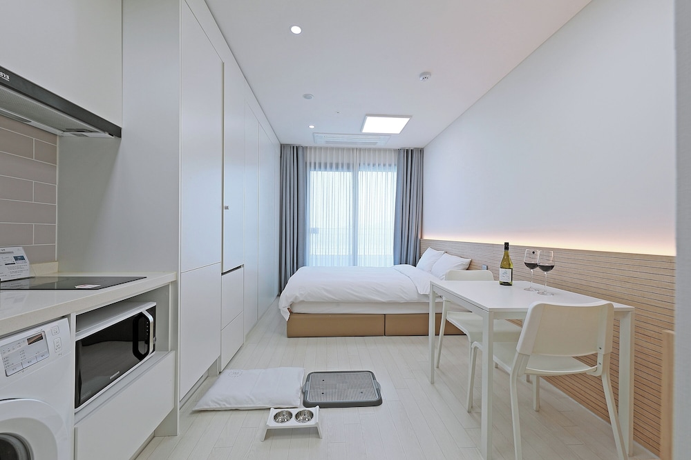 Standard Double Room, Lake View (below 6kg, 1 pet allowed) photo 1