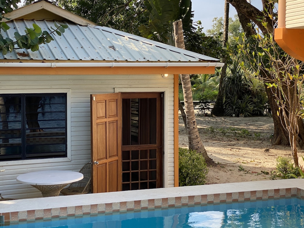 Basic Studio, 1 Double Bed, Kitchenette, Pool View