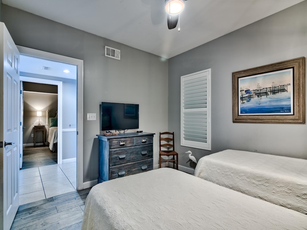 Condo, Multiple Beds, Balcony, Ocean View (#1004 - No Pets) photo 3